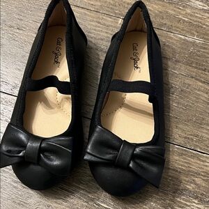 Cat & Jack Black Girls' Bow Mary Jane Flats